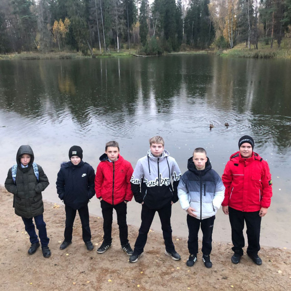 Экскурсия «Осенний лес принимает гостей».
